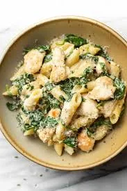 PASTA CREAMY CHICKEN WITH SPINACH